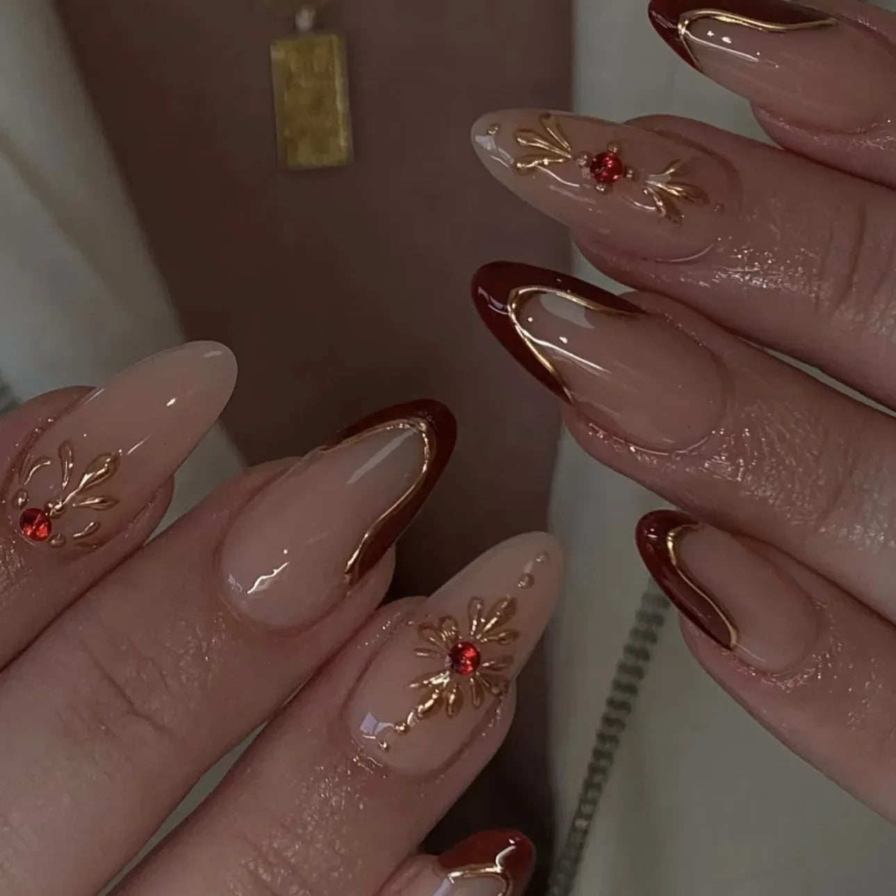 24Pcs Short Almond Fake Nails Butterfly Wings Nail Art with Glue Glitter Flower False Nails Acrylic Autumn Winter Press on Nail