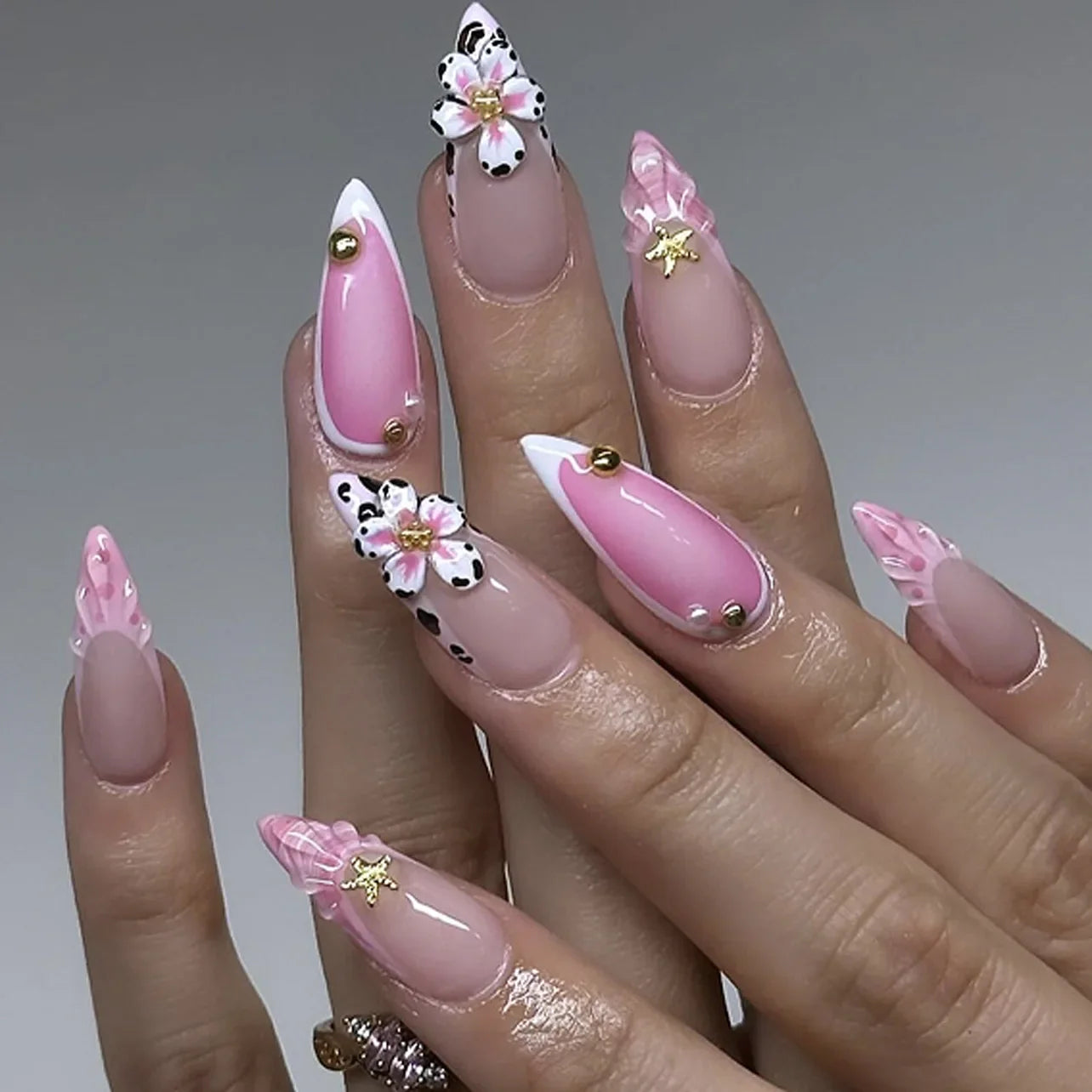 Pink Magic Mirror French 3D Flowers Nail Art Fashion Almond Wearable False Nails Detachable Finished Fake Nails Press on Nails