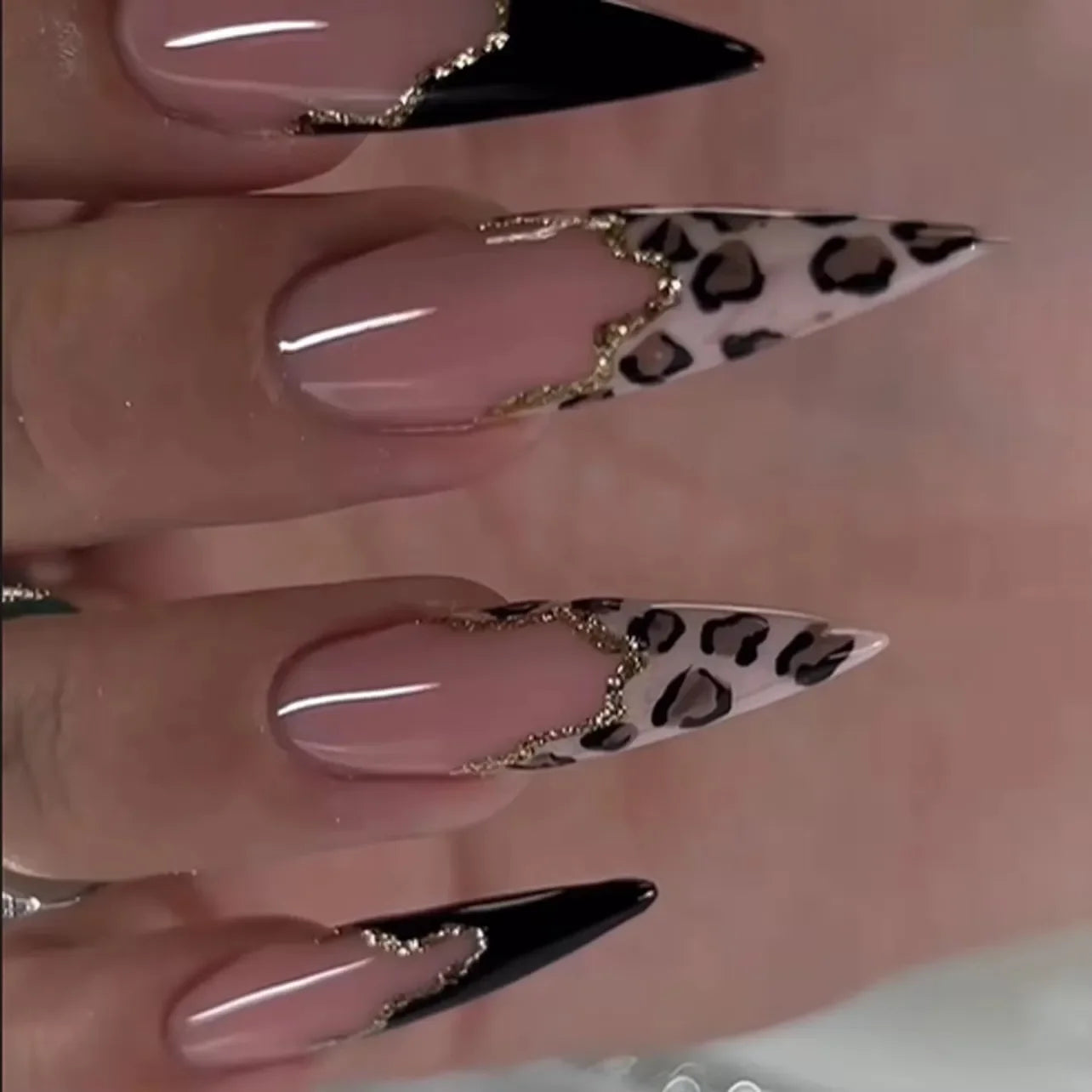 Leopard Print Ballet Fake Nails Art Almond False Nail Tip Charm Star Bowknot Flower Heart Cherry Pointed Press on Nails Manicure