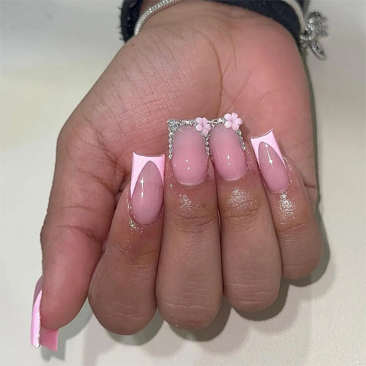 24pcs Mid-length Press on Nails Pink French Full Cover Flower Design Fake Nail Reusable Pearl False Nail with Jelly Glue Nails