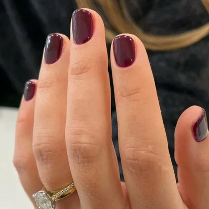 24Pcs Solid Color Press on Nails Short Square Round Fake Nail Glossy Dark Nail Art Wearable Detachable Autumn Winter False Nails