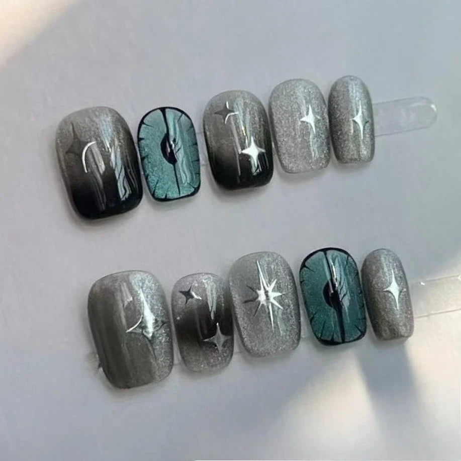 10Pcs Cat Eye False Nails Short Square Handmade Fake Nails Irregular Metal Press on Nails Silver Glitter Design Nail Sweet Cool