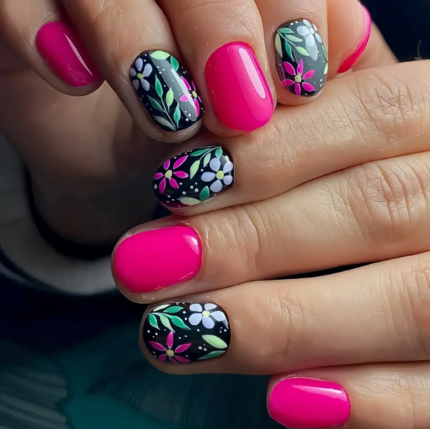 24pcs Short Square Press on Nails Jade Flower Sparkling Powder Designs Fake Nails with Glue Green Gradient Full Cover Nail Tips