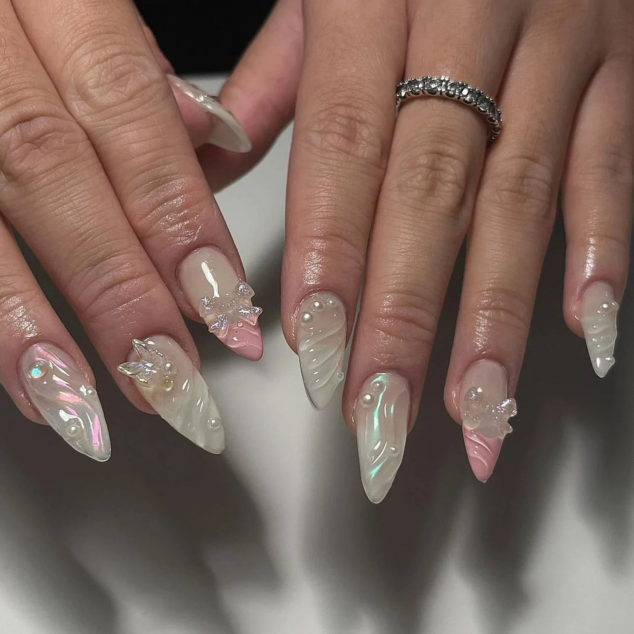 24Pcs Solid Nude Color Fake Nails with Jelly Glue Short Almond Press on False Nails Wearable Oval Finished Full Cover Nail Tips
