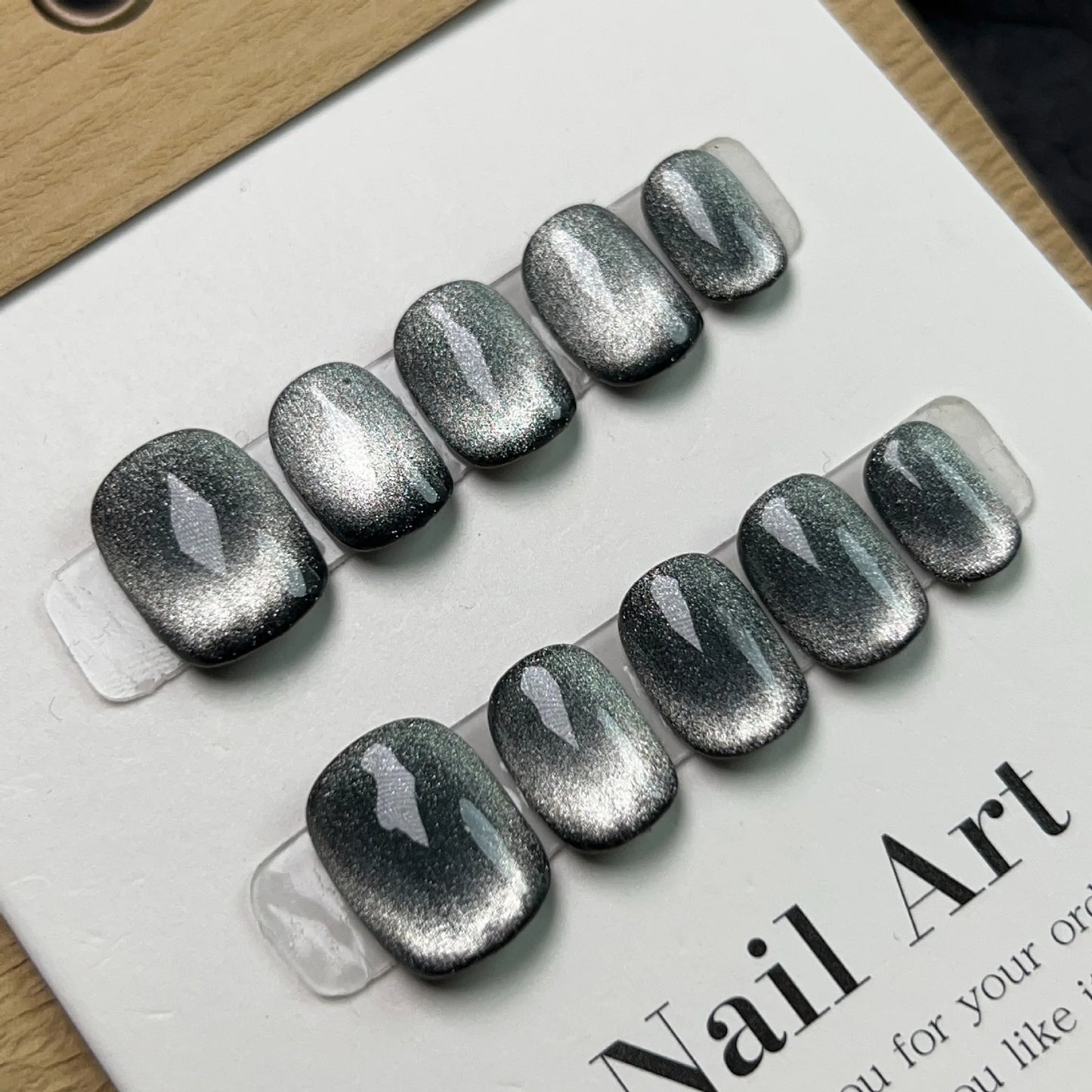 Handmade Cat-eye Press on Nails Short False Nails Full Cover Stick on Nail Tips Artificial Reusable Fake Nails for Women