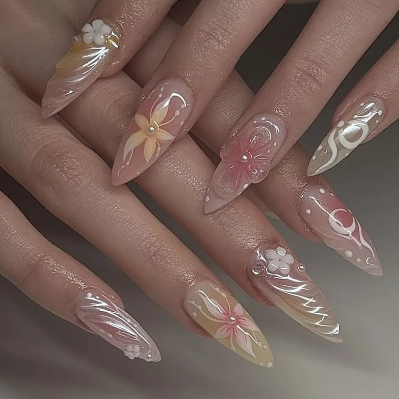 Pink Magic Mirror French 3D Flowers Nail Art Fashion Almond Wearable False Nails Detachable Finished Fake Nails Press on Nails