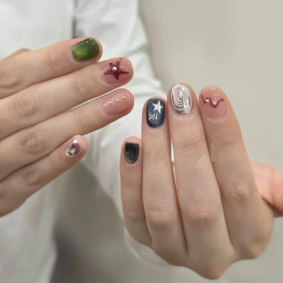 10PCS Glitter Cat Eye Short Oval Handmade Cute Press on Nail Y2k Stars Colorful Nail Art Sweet Cool Fake Nails for Wedding Party