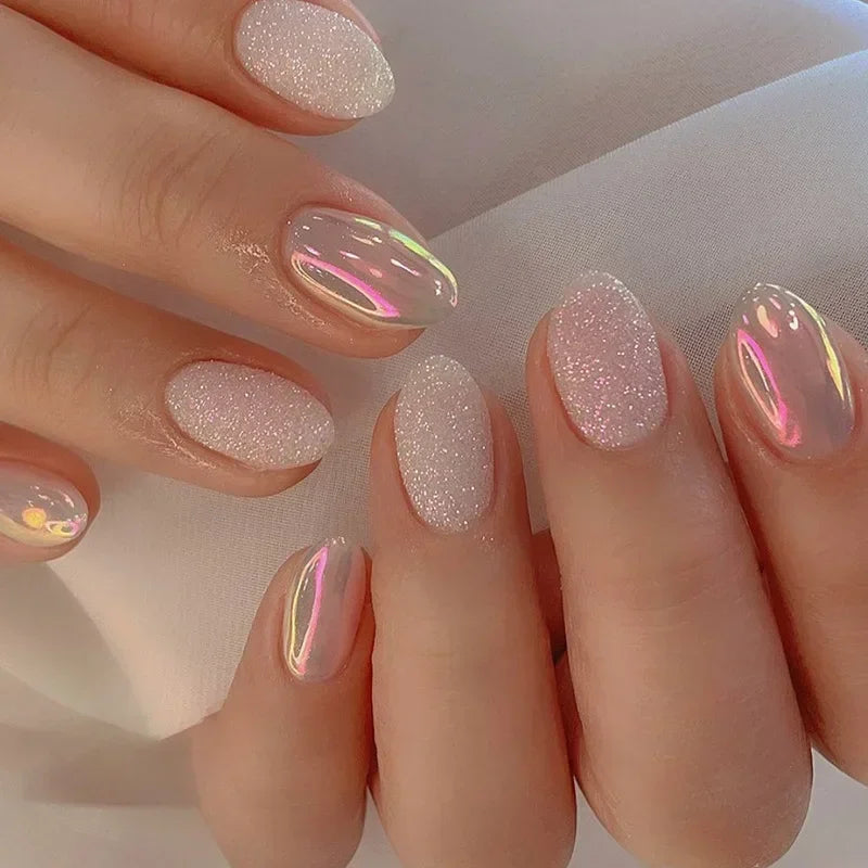 24Pcs Simple Green French False Nails Short Almond Fake Nails with Wave Line Design Wearable Round Head Press on Nail Tips