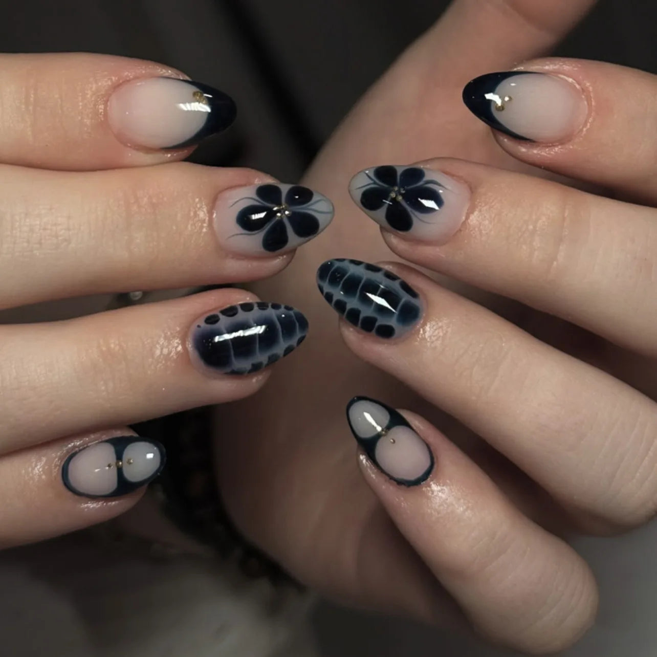 24Pcs Y2k Almond Acrylic Nails Full Cover 3D Diamond Black Nail Art Sweet Cool French Wearable Fake Nail Manicure Tips for Girls