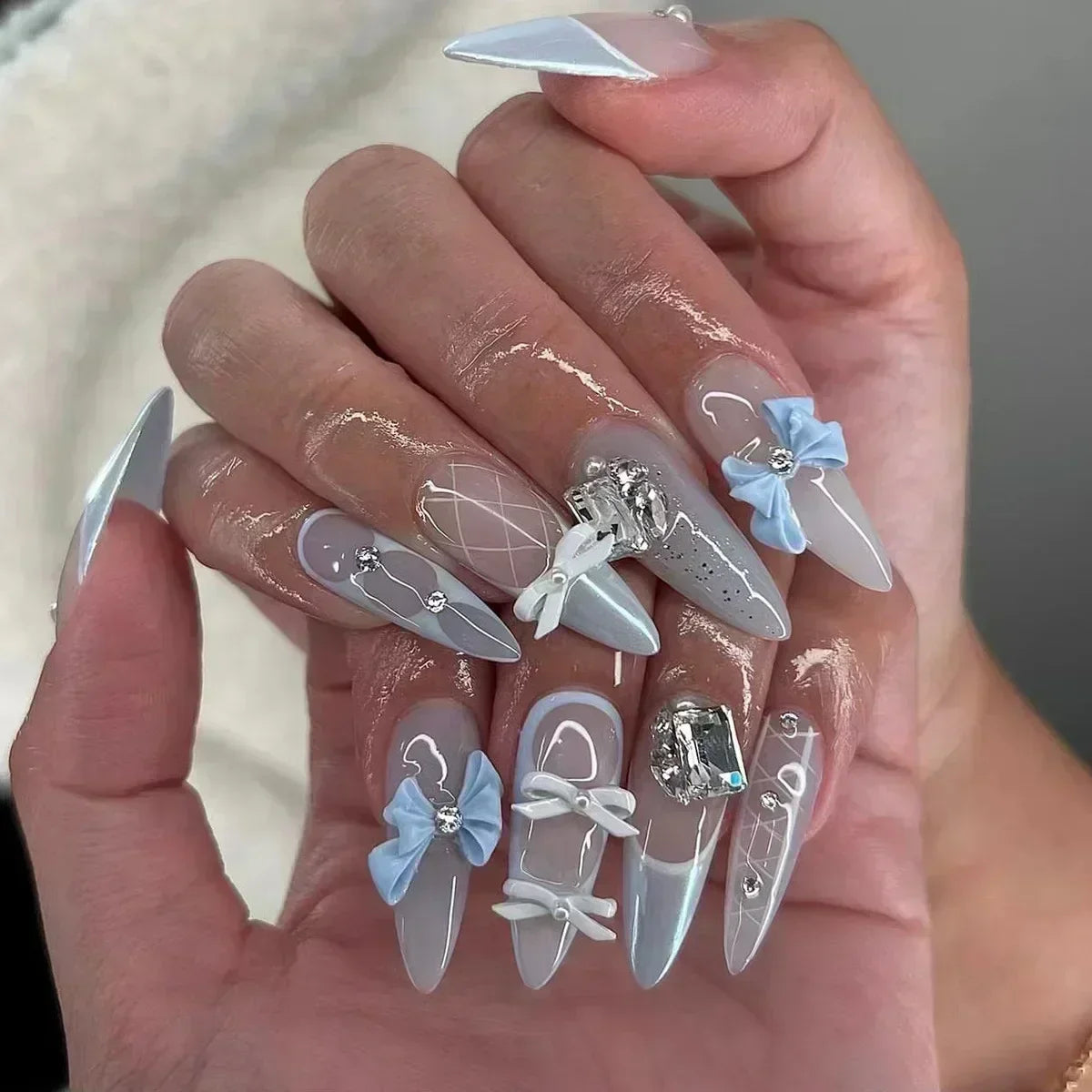 24Pcs White Almond False Nails Ballet with French Design Wearable Fake Nails Gradient Simple Full Cover Press on Nail Tips Art
