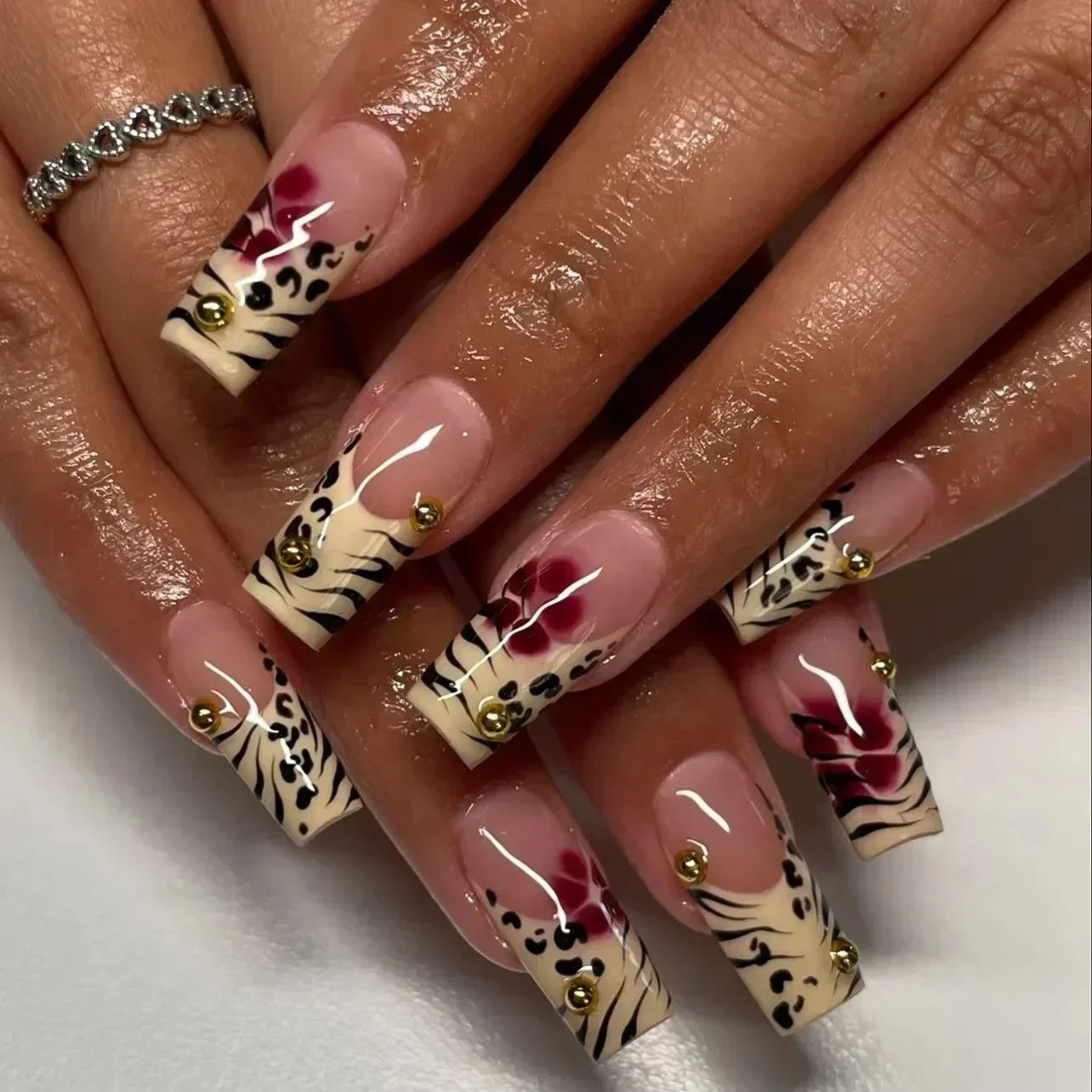 Leopard Print Ballet Fake Nails Art Almond False Nail Tip Charm Star Bowknot Flower Heart Cherry Pointed Press on Nails Manicure
