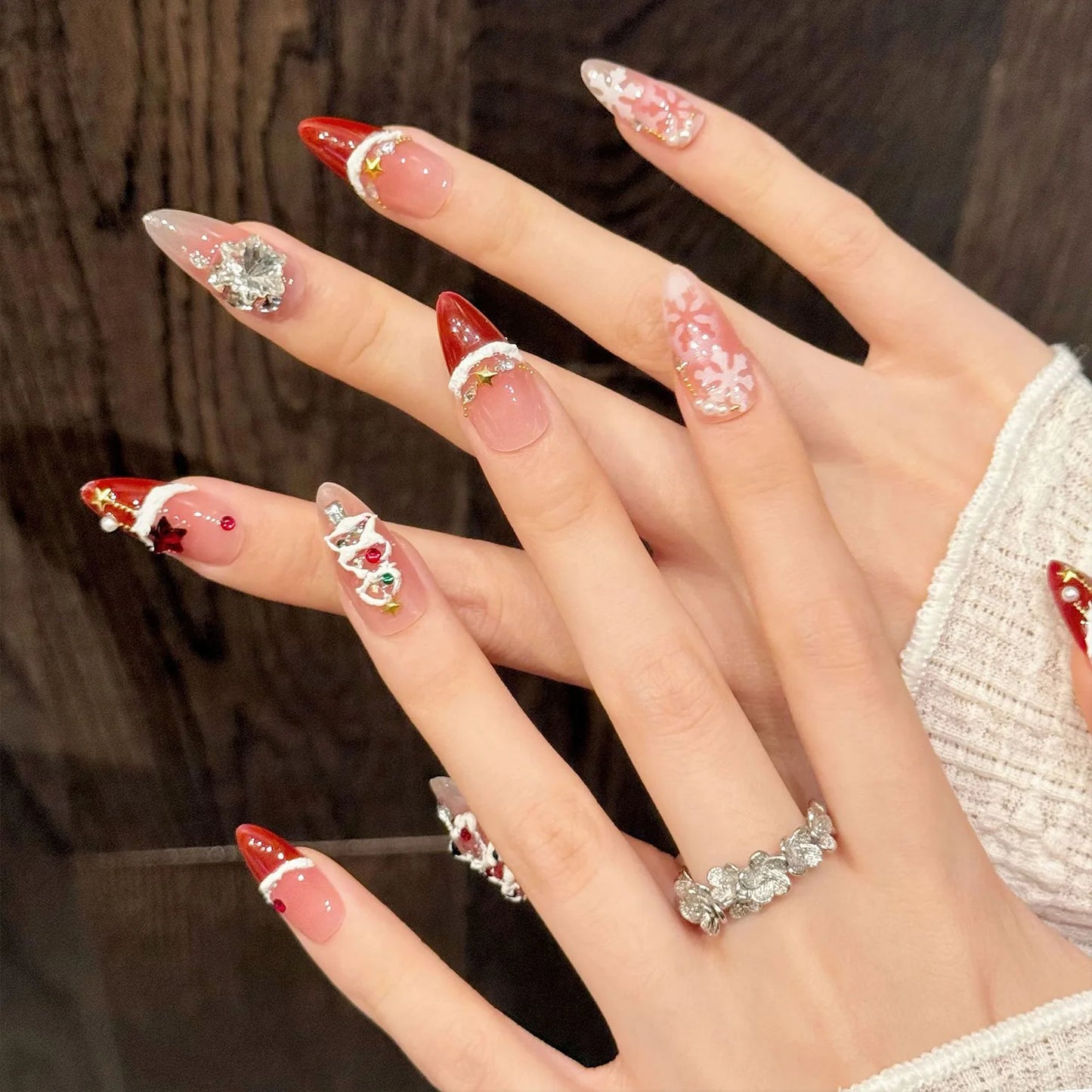 10PCS Christmas Handmade Fake Nails Charming Cat's Eye Red French Tip Press on Nails Wearable 3D Wreath Bow Decor False Nails