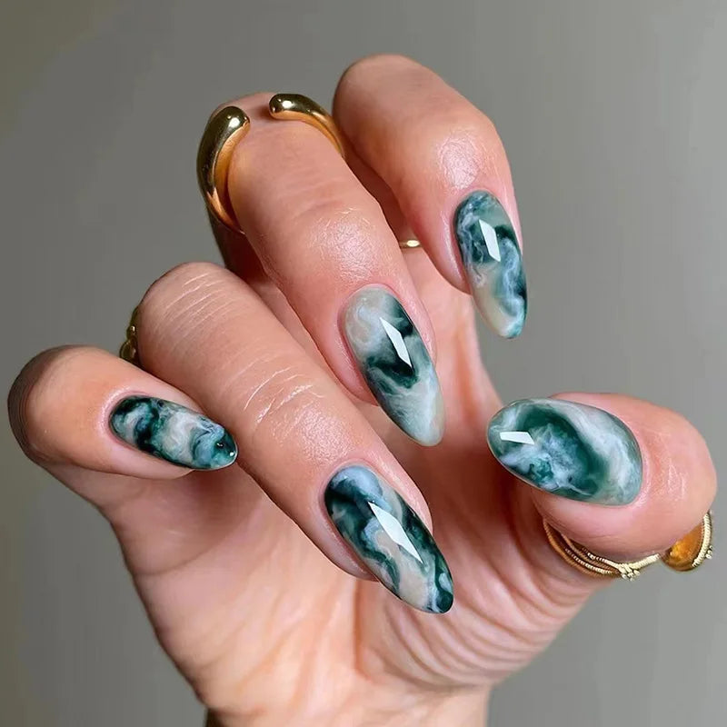 24Pcs Simple Green French False Nails Short Almond Fake Nails with Wave Line Design Wearable Round Head Press on Nail Tips